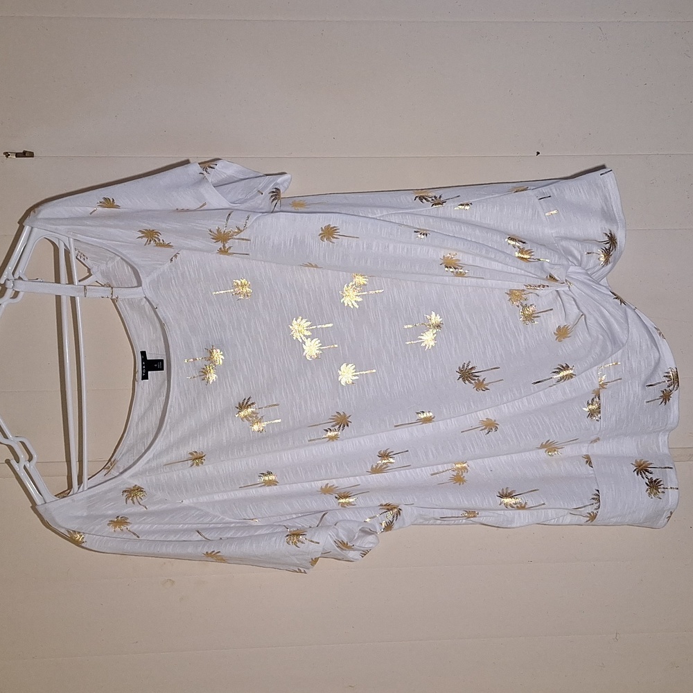 Torrid 4 or 4X Short Sleeves Knot Front Palm Trees Vacation